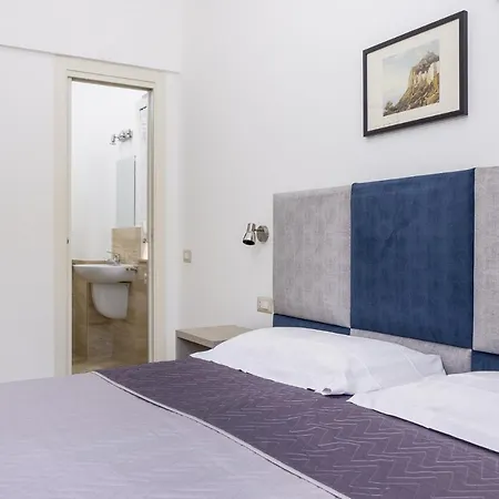 De Vivo Realty - Parsano Suite Sorrento *
