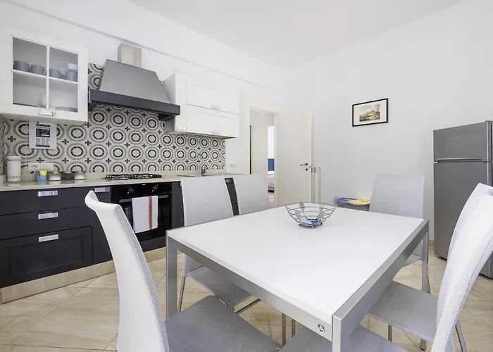 Parsano - De Vivo Realty سورينتو